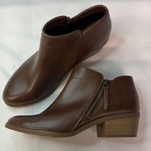 Time and Tru Women's Brown Ankle Boots Zip Size 9 NWT